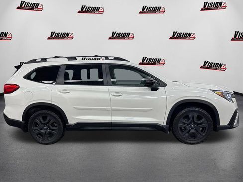 Used 2024 Subaru Ascent Onyx Edition image 4