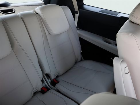 New 2026 Mercedes-Benz GLS 450 4MATIC image 16