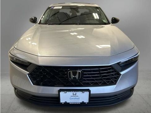 Certified 2025 Honda Accord SE image 10
