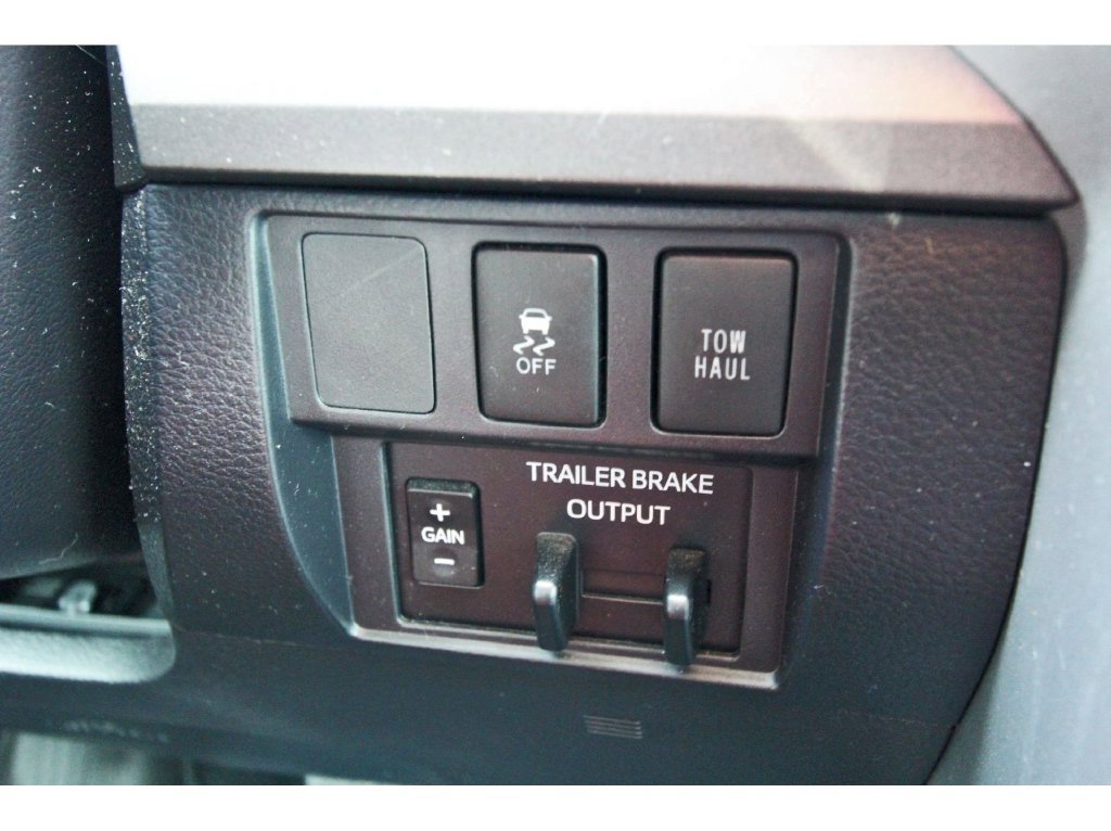 Used 2019 Toyota Tundra SR5 w/ SR5 Upgrade Package AWD/4WD image 29
