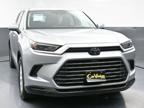 Used 2024 Toyota Grand Highlander XLE image 4