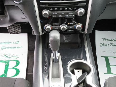 Used 2020 Nissan Pathfinder S image 8