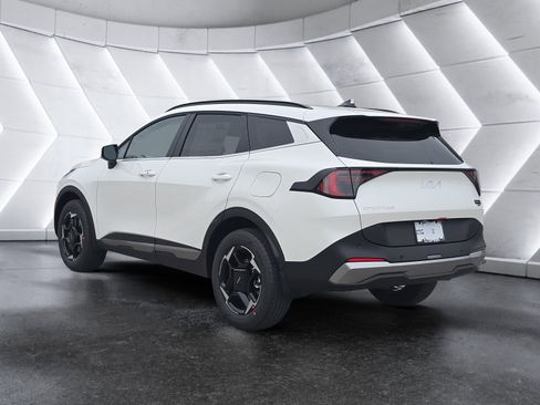 New 2026 Kia Sportage EX image 4