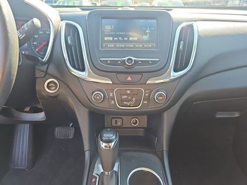 Used 2018 Chevrolet Equinox LT image 18