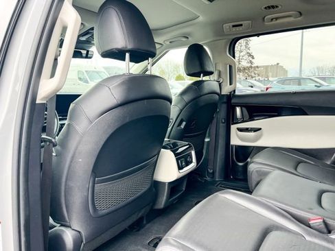 Certified 2024 Kia Carnival SX Prestige image 12
