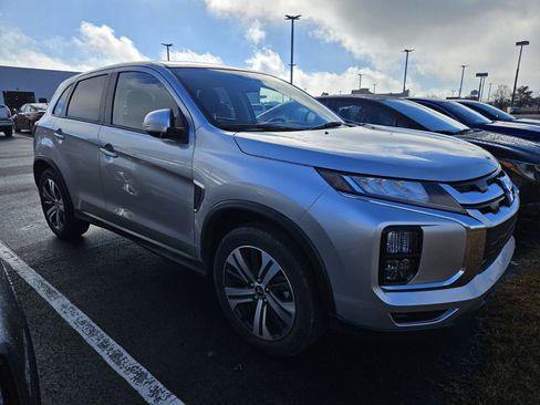 Used 2025 Mitsubishi Outlander Sport SE image 1