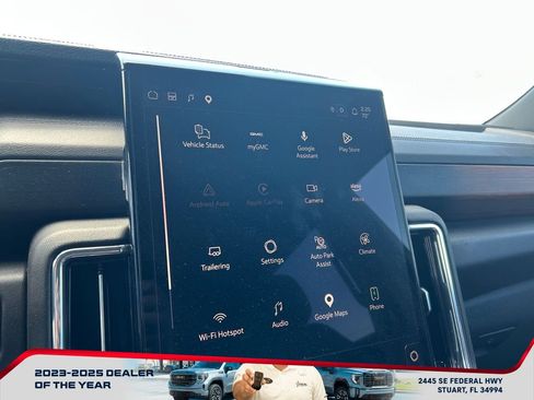 Used 2025 GMC Yukon XL Denali AWD/4WD image 32