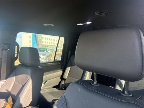 Used 2023 Chevrolet Suburban LT image 13