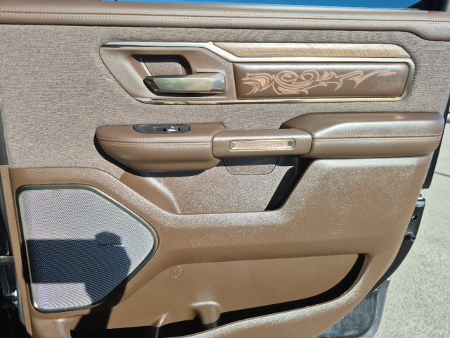 Used 2025 RAM 1500 Limited AWD/4WD image 17