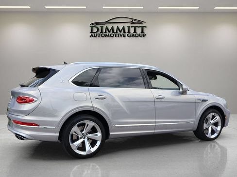Used 2025 Bentley Bentayga Extended Wheelbase AWD/4WD image 10