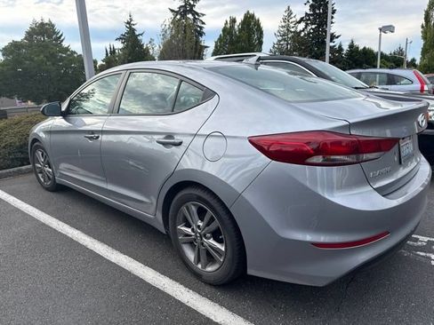 Used 2017 Hyundai Elantra Value Edition FWD image 3
