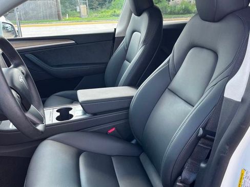 Used 2024 Tesla Model Y Long Range AWD/4WD image 14