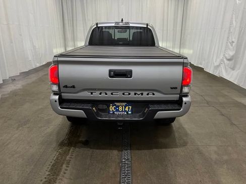 Used 2022 Toyota Tacoma Limited w/ Black Out Package (TMS) AWD/4WD image 5
