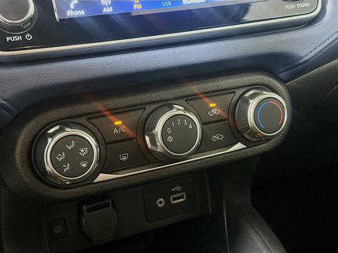Used 2025 Nissan Versa SV FWD image 23