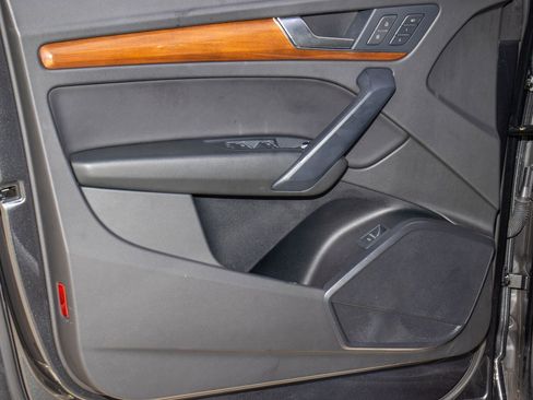 Used 2023 Audi Q5 2.0T Premium w/ Convenience Package image 15