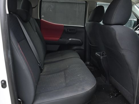Used 2020 Toyota Tacoma SR5 RWD image 15