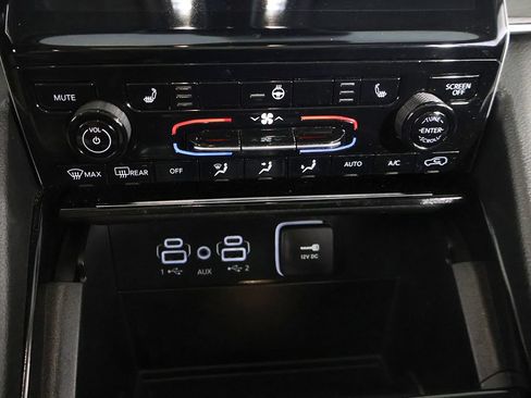 Used 2023 Jeep Grand Cherokee Limited AWD/4WD image 53