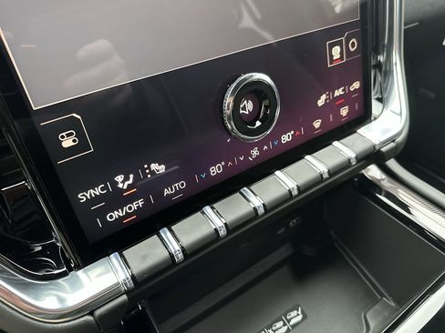 New 2026 GMC Yukon XL Elevation image 18