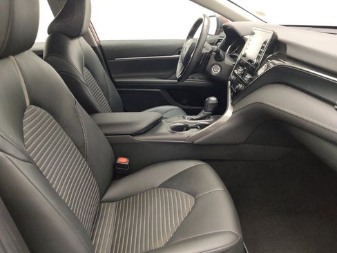 Used 2022 Toyota Camry SE FWD image 21
