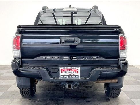 Used 2020 Toyota Tacoma TRD Off-Road image 3