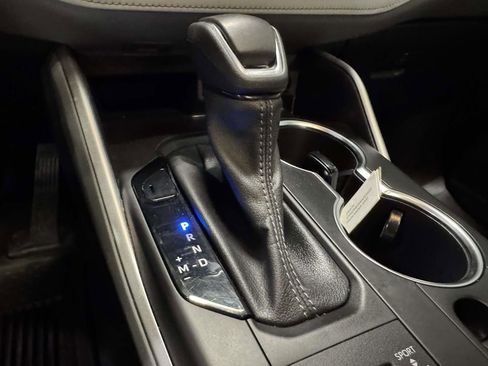 Used 2022 Toyota Highlander XLE image 25