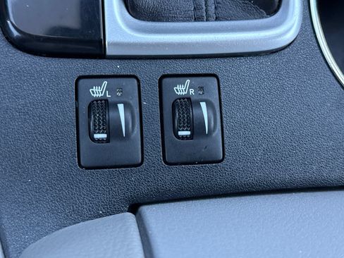 Used 2019 Toyota Highlander XLE FWD image 25