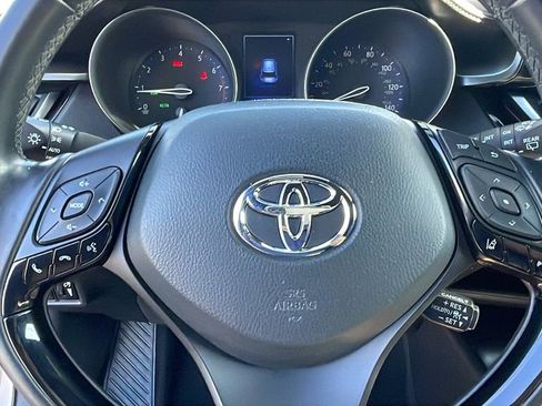 Used 2018 Toyota C-HR XLE image 23