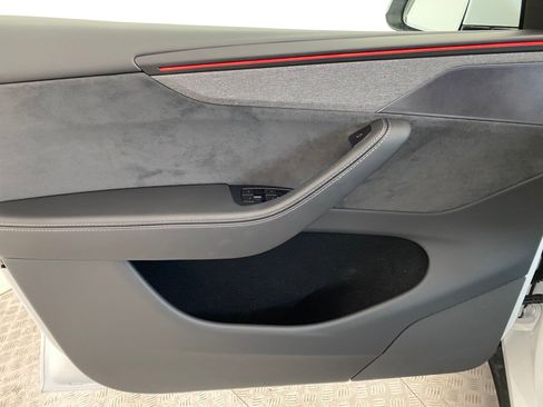 Used 2026 Tesla Model Y AWD image 21