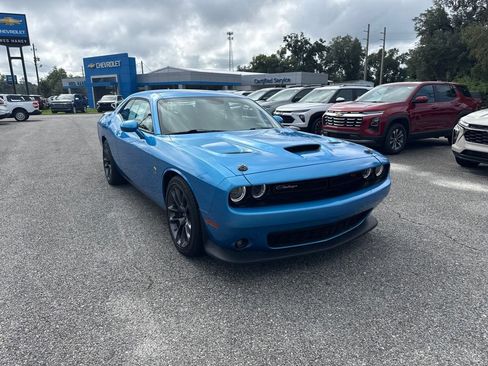 Used 2023 Dodge Challenger R/T Scat Pack w/ Scat Pack Stripe RWD image 2