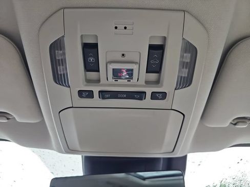 Used 2021 Toyota Highlander Platinum FWD image 36
