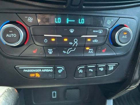 Used 2017 Ford Escape Titanium w/ Equipment Group 301A AWD/4WD image 14