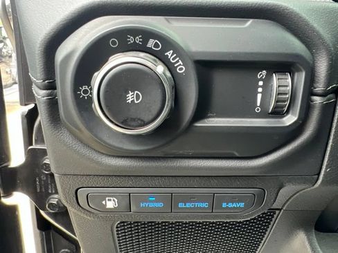 Certified 2025 Jeep Wrangler Unlimited Sahara AWD/4WD image 15