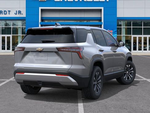 New 2026 Chevrolet Equinox LT w/ Safety and Technology Package FWD image 6