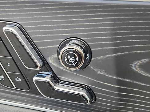 Used 2024 Cadillac Lyriq Luxury w/ LPO, Floor Liner Package RWD image 27