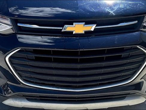 Used 2022 Chevrolet Trax LT w/ LT Convenience Package FWD image 29