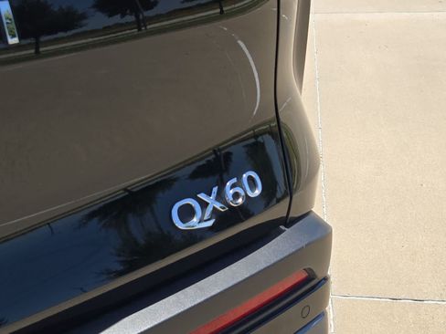 Used 2023 INFINITI QX60 Sensory w/ Vision Package AWD/4WD image 11