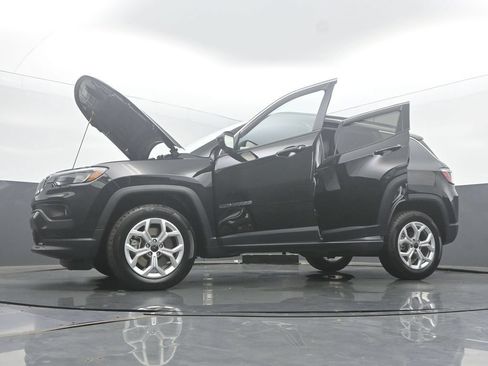 Used 2025 Jeep Compass Latitude AWD/4WD image 66