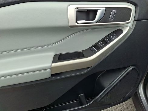 Used 2021 Ford Explorer XLT w/ Equipment Group 202A image 12