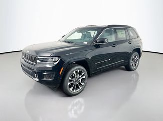 New 2025 Jeep Grand Cherokee Overland w/ Luxury Tech Group IV AWD/4WD video 3