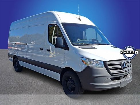 Used 2025 Mercedes-Benz Sprinter 2500 image 3