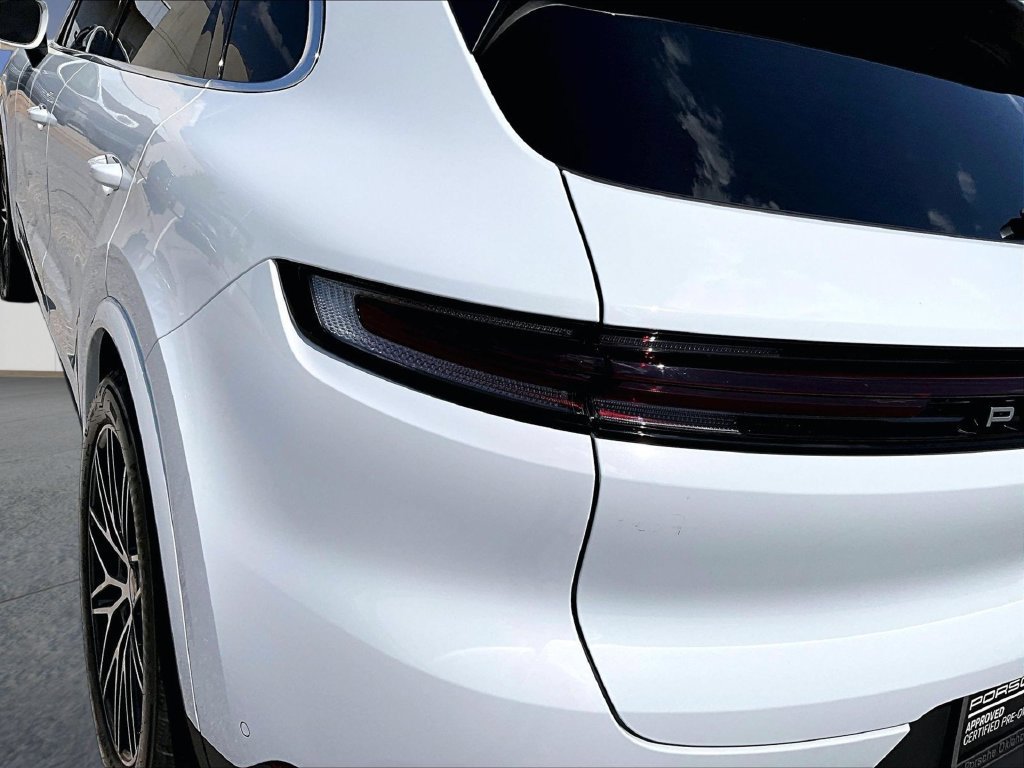 Certified 2026 Porsche Cayenne AWD/4WD image 21