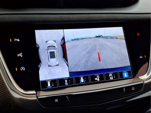 Used 2023 Cadillac XT6 Premium Luxury w/ Platinum Package AWD/4WD image 10