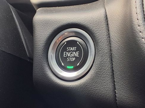 Used 2022 Chevrolet Suburban LT RWD image 8