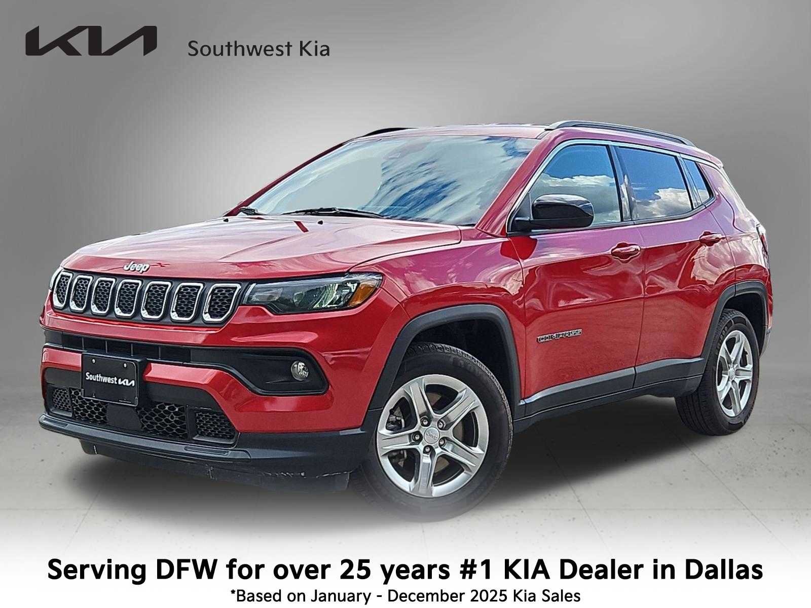 Used 2024 Jeep Compass Latitude AWD/4WD image 1