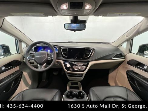 Used 2024 Chrysler Pacifica Limited FWD image 9