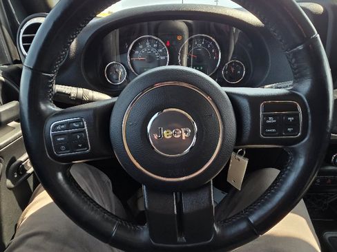 Used 2017 Jeep Wrangler Unlimited Sahara w/ Connectivity Group image 17