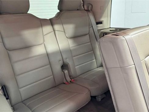 Used 2007 Jeep Commander Sport image 16