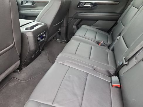 Used 2025 Chevrolet Tahoe LT AWD/4WD image 18