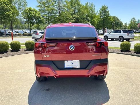 Certified 2025 BMW X2 xDrive28i AWD/4WD image 4