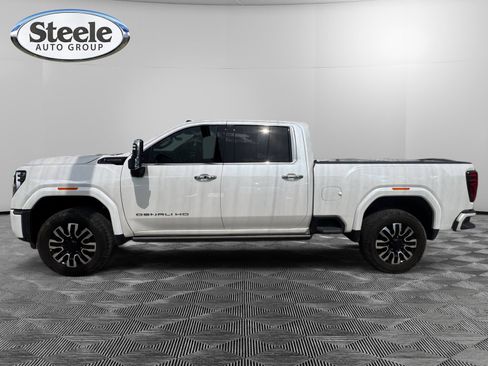Used 2024 GMC Sierra 2500 Denali Ultimate w/ Max Trailering Package AWD/4WD image 2
